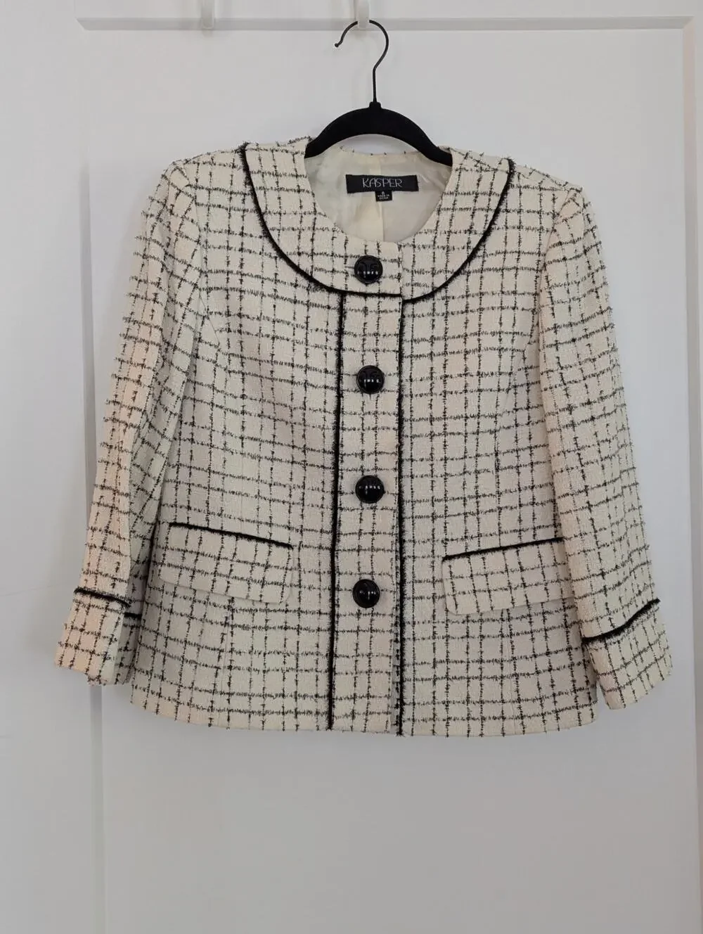 Kasper Tweed Plaid Jacket Blazer 6 Ivory Black Trim Collarless Chanel Style
